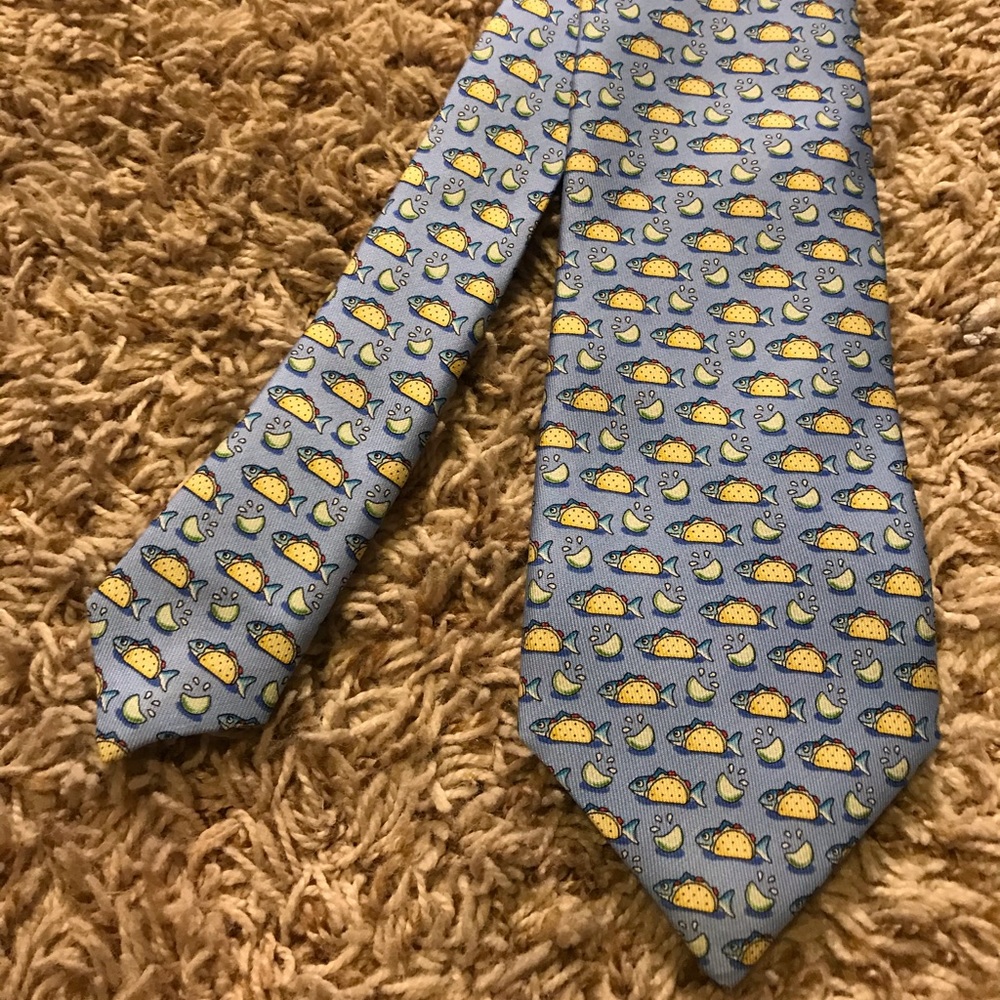 vineyard vines fish taco tie